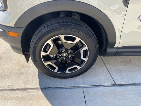 Used 2024 Ford Bronco Sport Outer Banks w/ Tech Package image 27