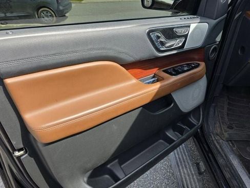 Used 2023 Lincoln Navigator Reserve image 7