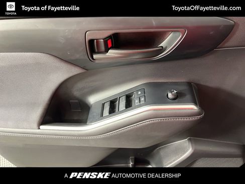 Certified 2022 Toyota Highlander L image 26