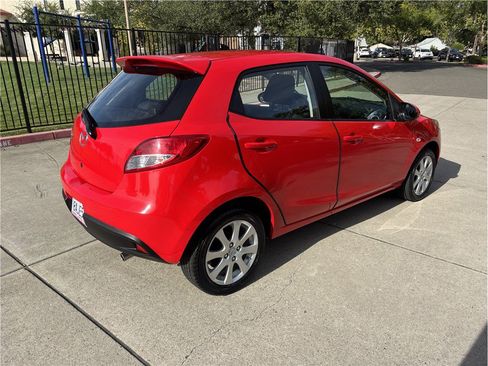 Used 2011 MAZDA MAZDA2 Touring FWD image 7