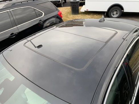 Used 2018 Chevrolet Impala Premier w/ Premier Confidence Package image 12