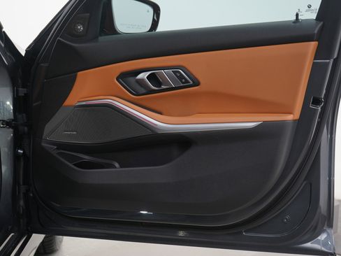 Used 2022 BMW M340i xDrive M340i xDrive w/ Premium Package image 9