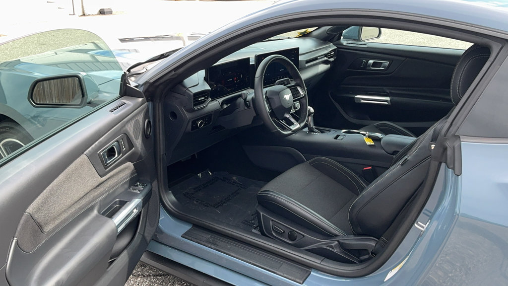 Certified 2025 Ford Mustang Coupe RWD image 19