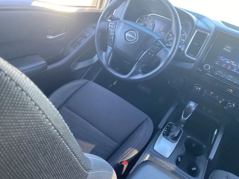 Used 2022 Nissan Frontier SV w/ Technology Package image 10