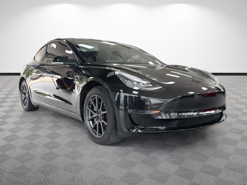 Used 2018 Tesla Model 3 Mid Range RWD image 3