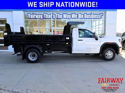 New 2025 GMC Sierra 3500 Pro w/ Convenience Package