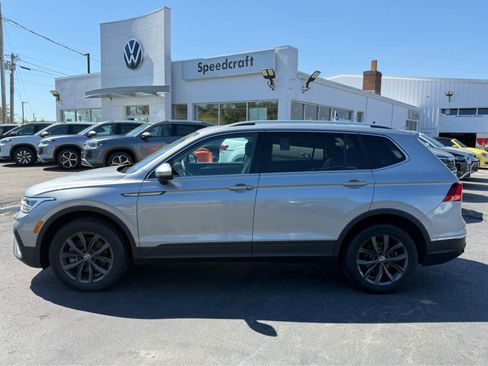 Certified 2022 Volkswagen Tiguan SE AWD/4WD image 3