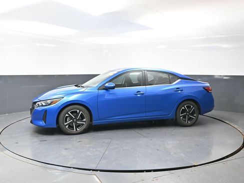 Used 2024 Nissan Sentra SV FWD image 9