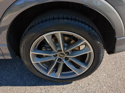 Certified 2025 Audi Q3 2.0T Premium w/ Convenience Package image 31