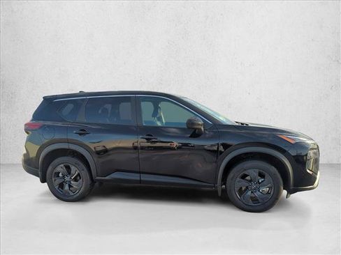 Used 2026 Nissan Rogue SV FWD image 4