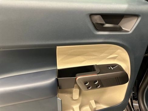 Used 2025 Ford Maverick Lariat w/ 4K Tow Package image 19