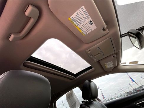 Used 2016 Nissan Altima 2.5 SL w/ Moonroof Package image 22