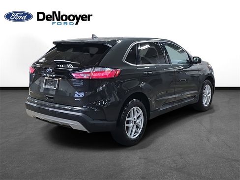 Used 2023 Ford Edge SEL w/ Convenience Package image 7