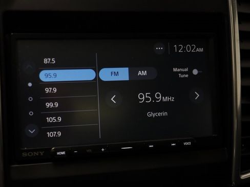 Used 2016 Porsche Cayenne image 9