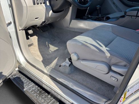 Used 2008 Toyota 4Runner SR5 AWD/4WD image 35