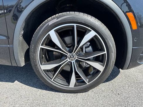 Used 2023 Volkswagen Tiguan SEL R-Line AWD/4WD image 11