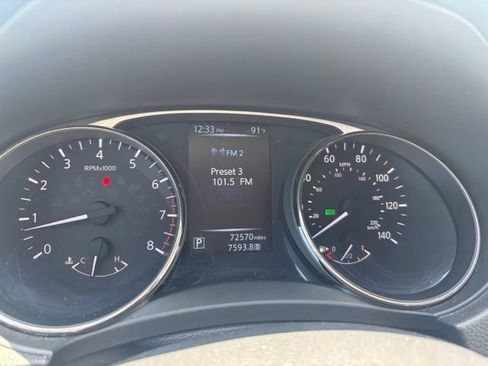 Used 2016 Nissan Rogue SV AWD/4WD image 12