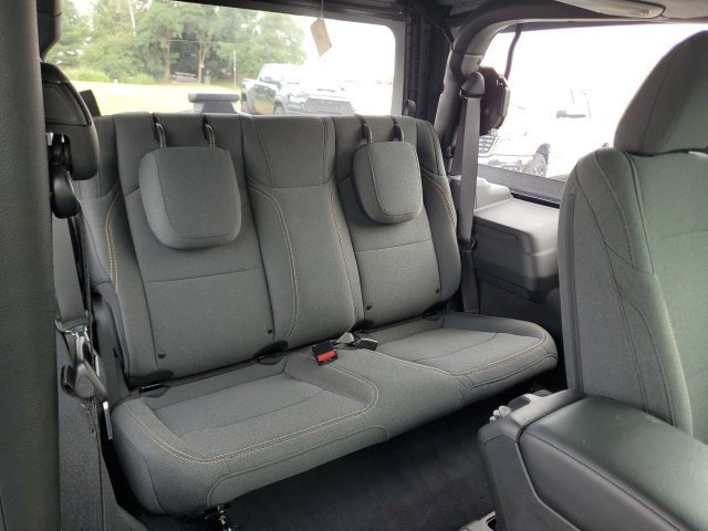 Used 2025 Jeep Wrangler Sport AWD/4WD image 23
