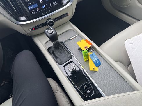 Used 2022 Volvo V60 T5 Cross Country w/ Advanced Package image 28