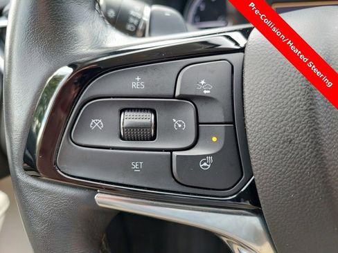 Used 2023 Buick Enclave Essence image 27