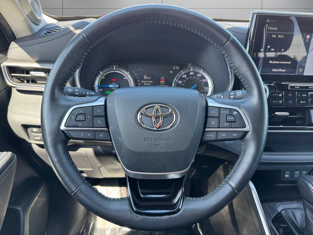 Certified 2022 Toyota Highlander Platinum AWD/4WD image 13