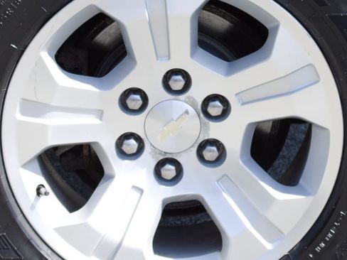 Used 2018 Chevrolet Silverado 1500 LT w/ All Star Edition AWD/4WD image 34