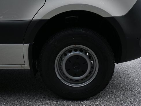 Used 2025 Mercedes-Benz Sprinter 2500 image 34