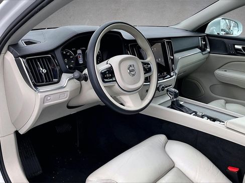 Used 2021 Volvo S60 T6 Inscription image 17