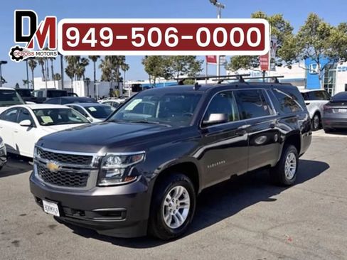Used 2018 Chevrolet Suburban LT RWD image 1