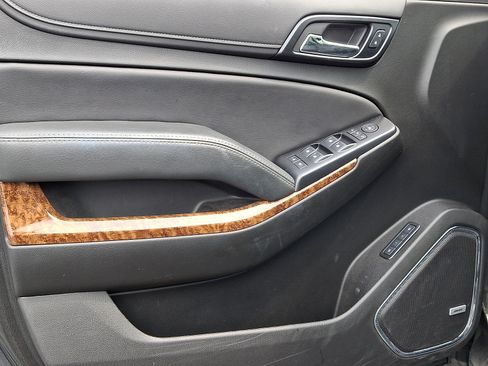 Used 2019 Chevrolet Suburban Premier AWD/4WD image 14