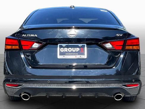 Used 2024 Nissan Altima 2.5 SV w/ SV Premium Package FWD image 5