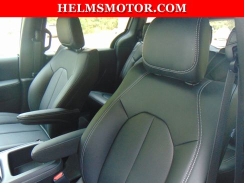 New 2026 Chrysler Pacifica Select image 34