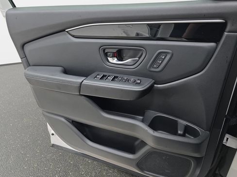 Used 2023 Honda Pilot Touring image 22