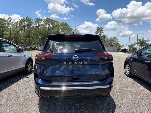 Used 2024 Nissan Rogue Platinum w/ Platinum Premium Package FWD image 6