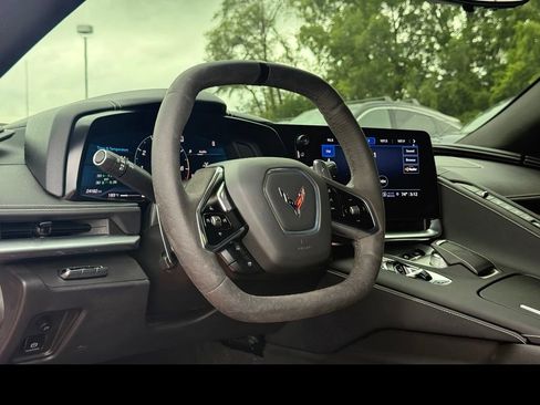 Used 2022 Chevrolet Corvette Stingray Preferred Cpe w/ Z51 Performance Package RWD image 14