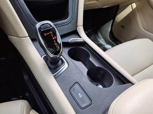 Used 2018 Cadillac XT5 FWD image 18