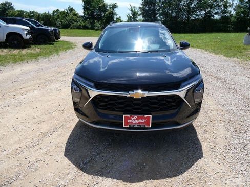 New 2026 Chevrolet Trax LT w/ LT Convenience Package FWD image 9