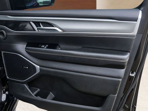 Used 2023 Jeep Wagoneer Series II image 30