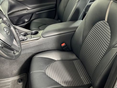 Used 2024 Toyota Camry SE FWD image 11