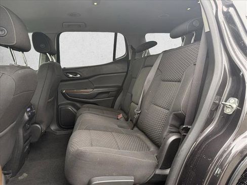 Used 2018 GMC Acadia SLE image 11