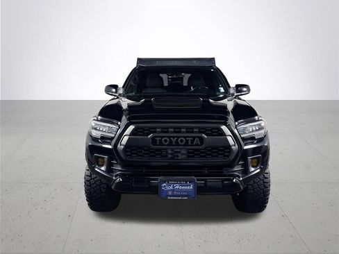 Used 2019 Toyota Tacoma TRD Sport image 3