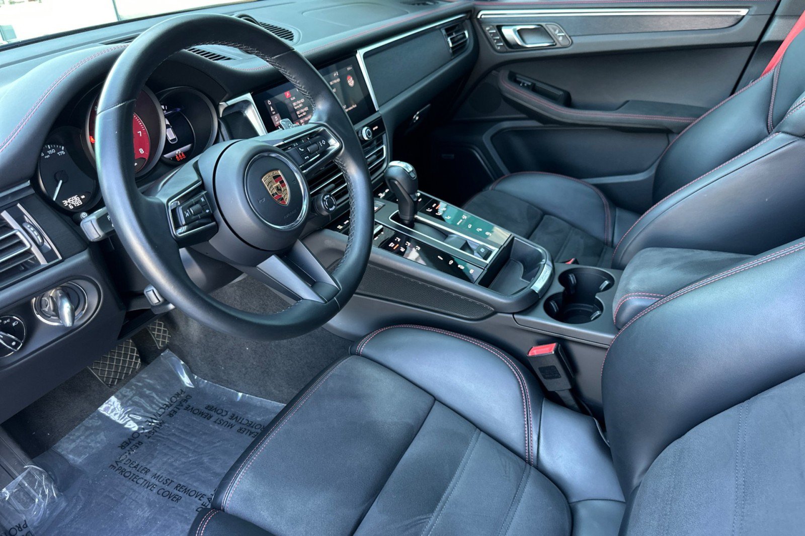 Certified 2024 Porsche Macan GTS AWD/4WD image 4