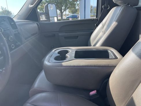 Used 2011 Chevrolet Silverado 3500 W/T image 33