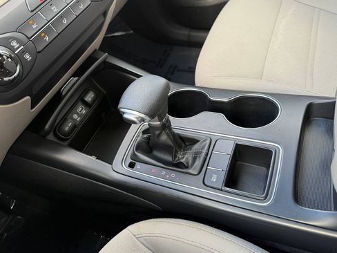 Used 2019 Kia Sorento FWD image 46