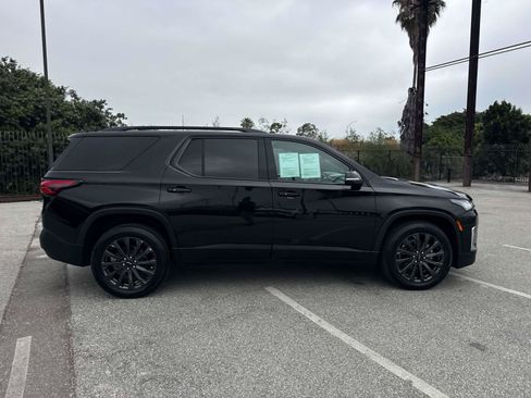 Used 2023 Chevrolet Traverse RS AWD/4WD image 2