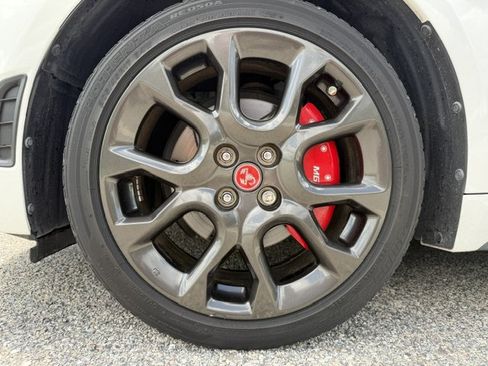 Used 2018 FIAT 124 Spider Abarth w/ Convenience Group RWD image 9