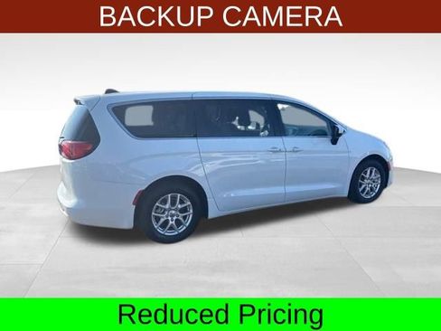 Used 2023 Chrysler Voyager LX FWD image 8