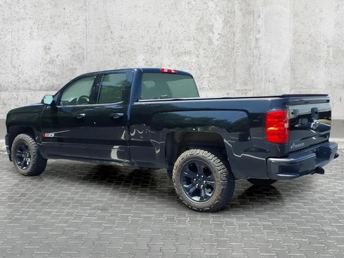 Used 2017 Chevrolet Silverado 1500 LT w/ Midnight Edition AWD/4WD image 8