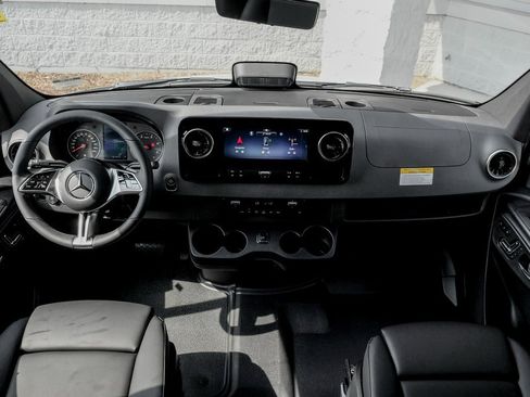 New 2025 Mercedes-Benz Sprinter 2500 image 20