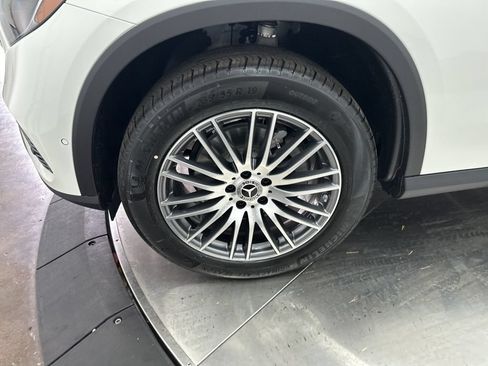 Used 2026 Mercedes-Benz GLC 300 4MATIC image 31